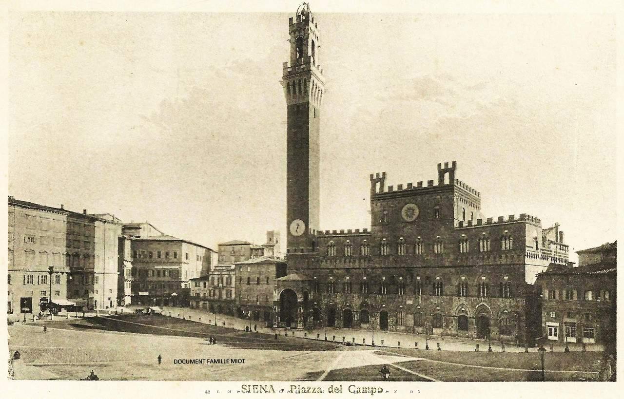 083  1944 06 30 5  Piazza de Campo  033.jpg